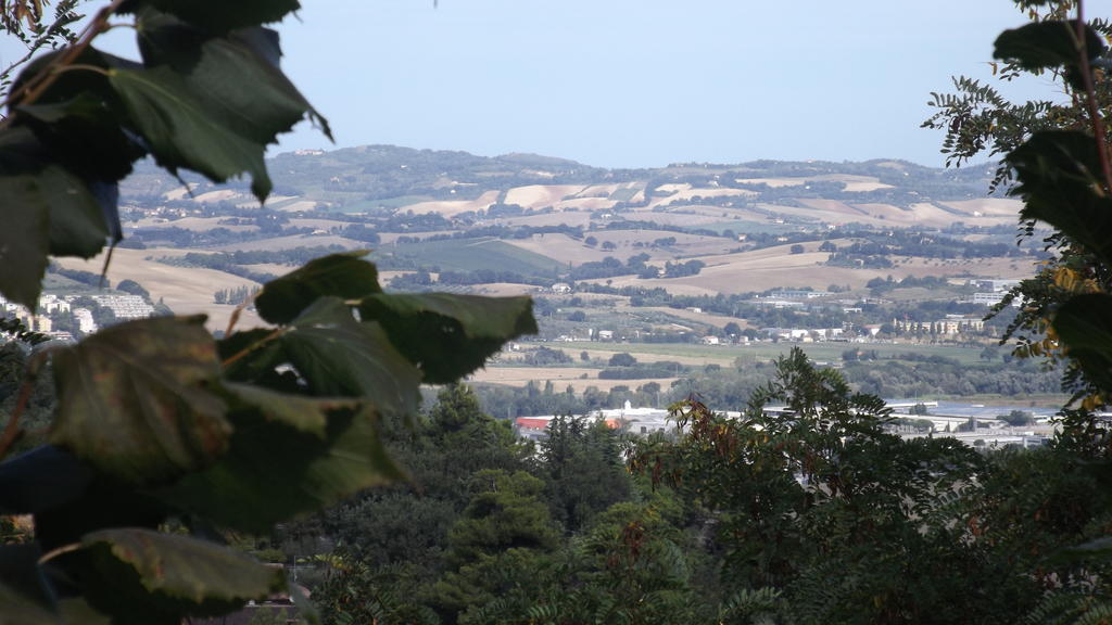 Prema Dham Ξενοδοχείο Monteciccardo Δωμάτιο φωτογραφία